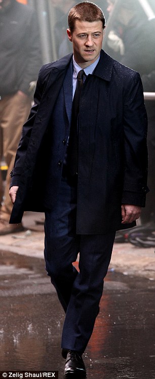 article-2585945-1c751ee400000578-819_306x747